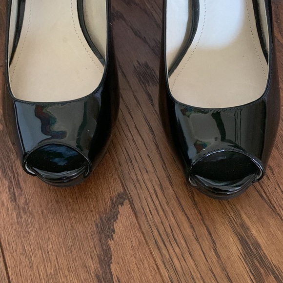Michael Kors Black Patent Leather Peep-Toe heels. - Picture 4 of 16